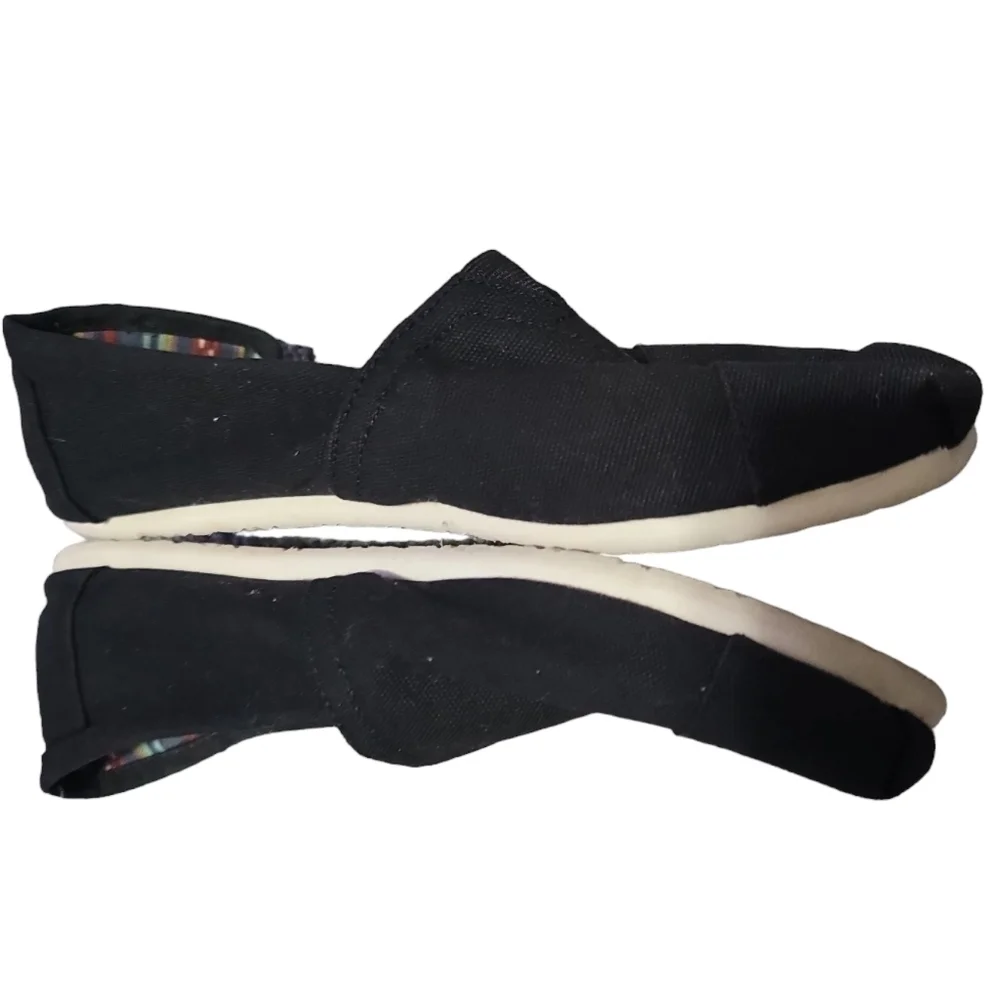 TOMS Women's Black Flats Size 9.5